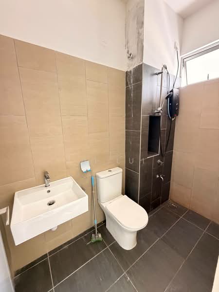 1-storey Terraced House for Rent in Skudai (Johor) - Lui Lui - Bathroom - PropertyGuru.com.my
