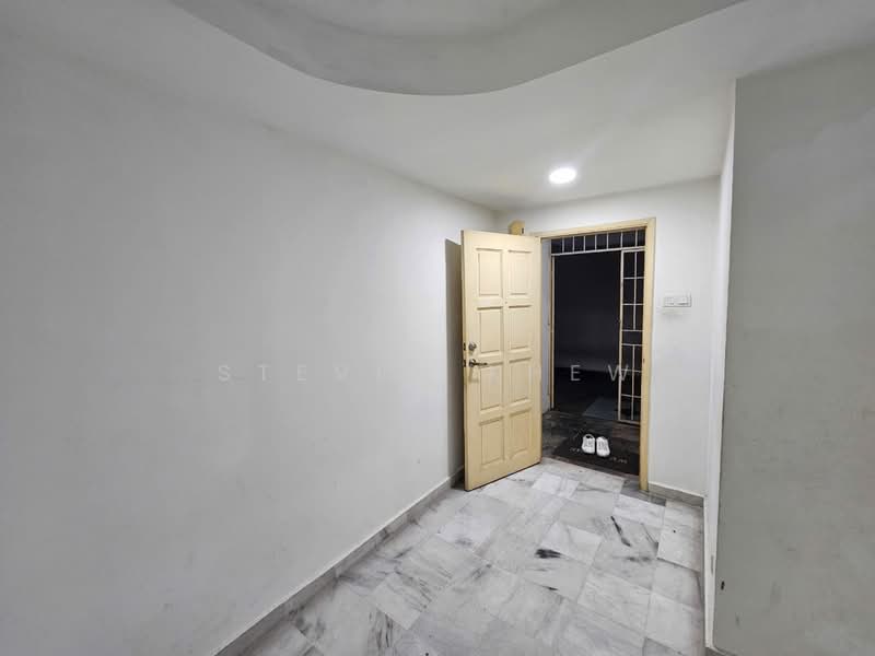 Pangsapuri untuk Dijual di Aman Puri Apartment - Steven Khew - Entrance - PropertyGuru.com.my