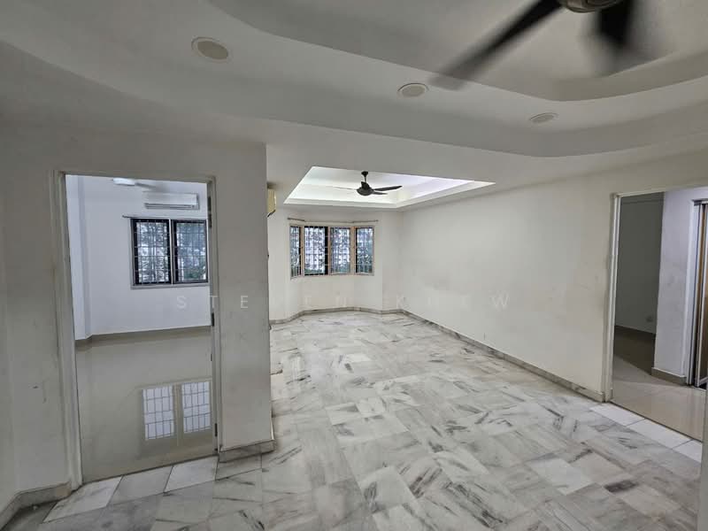 Pangsapuri untuk Dijual di Aman Puri Apartment - Steven Khew - Living Room - PropertyGuru.com.my