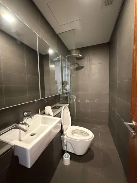 Shorefront Residences untuk Untuk Dijual - RM 2,200,000, Mac 2026 - Bathroom - PropertyGuru.com.my