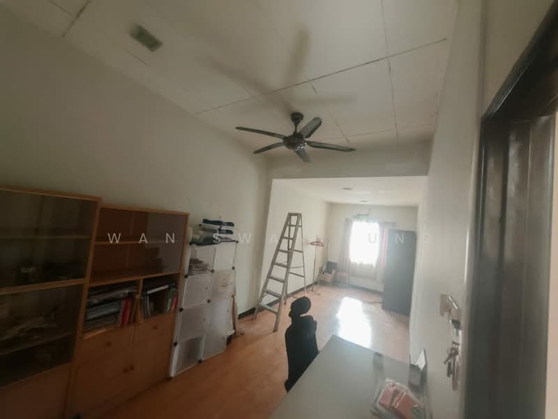 2-storey Terraced House for Sale in Taman Puncak Jalil (Seri Kembangan) - Wan Swan Tung - Bedroom - PropertyGuru.com.my