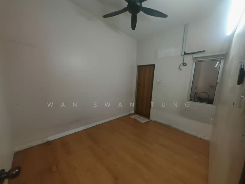 2-storey Terraced House for Sale in Taman Puncak Jalil (Seri Kembangan) - Wan Swan Tung - Bedroom - PropertyGuru.com.my
