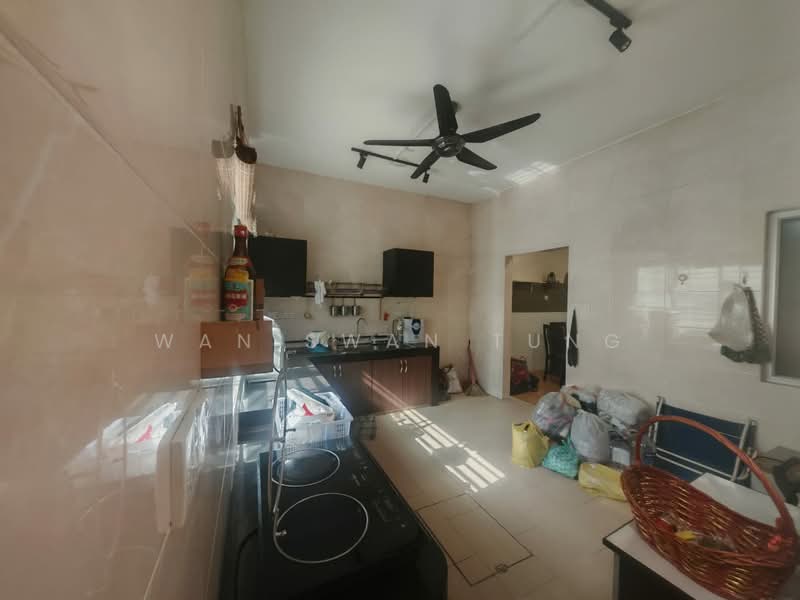 2-storey Terraced House for Sale in Taman Puncak Jalil (Seri Kembangan) - Wan Swan Tung - Kitchen - PropertyGuru.com.my