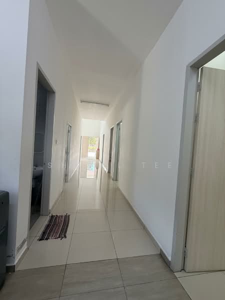 Rumah Kluster untuk Disewa di Taman Kluang Perdana (Kluang) - Shanel Tee - Corridor - PropertyGuru.com.my
