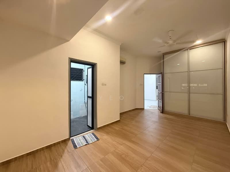 Taman Johor Jaya untuk Untuk Disewa - RM 2,100 /bulan, Mac 2026 - Interior - PropertyGuru.com.my