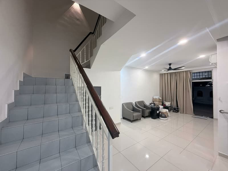 Taman Johor Jaya untuk Untuk Disewa - RM 2,100 /bulan, Mac 2026 - Living Room - PropertyGuru.com.my