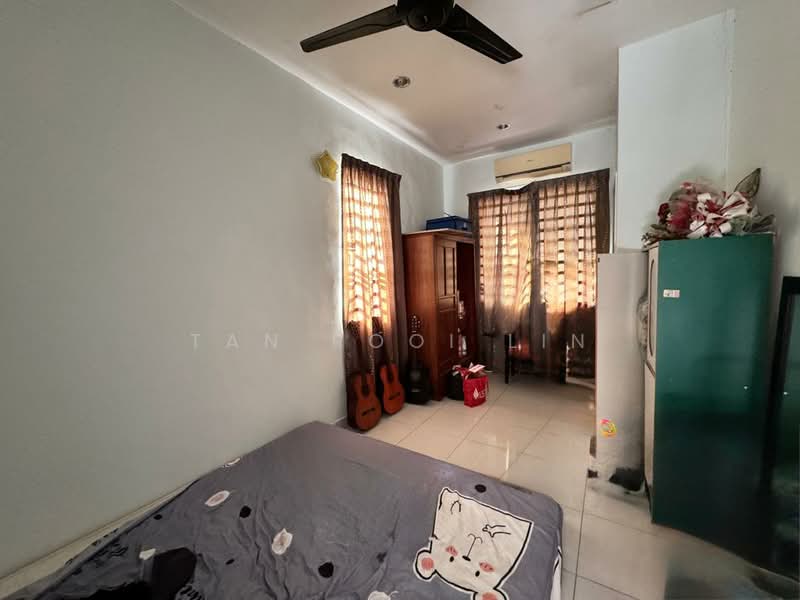 Taman Saujana Permai untuk Untuk Dijual - RM 850,000, Mac 2026 - Bedroom - PropertyGuru.com.my