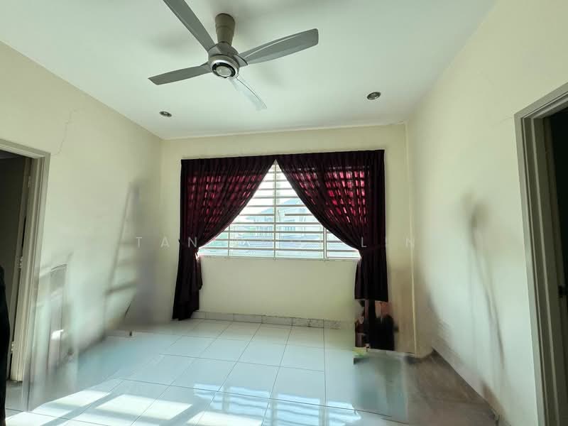 Taman Saujana Permai untuk Untuk Dijual - RM 850,000, Mac 2026 - Living Room - PropertyGuru.com.my