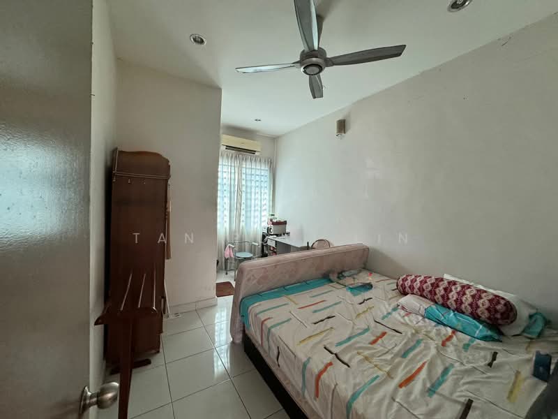 Taman Saujana Permai untuk Untuk Dijual - RM 850,000, Mac 2026 - Bedroom - PropertyGuru.com.my