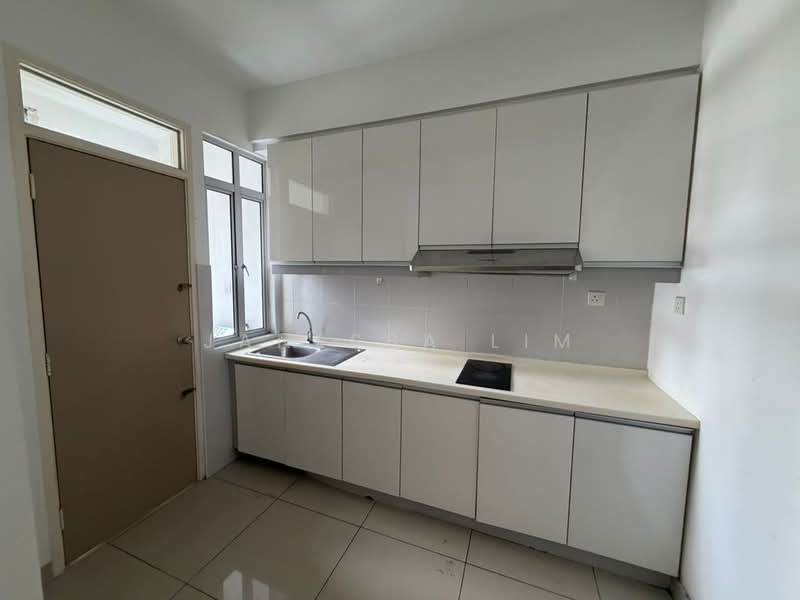 Austin Suites (Permata Austin) untuk Untuk Disewa - RM 1,700 /bulan, Mac 2026 - Kitchen - PropertyGuru.com.my