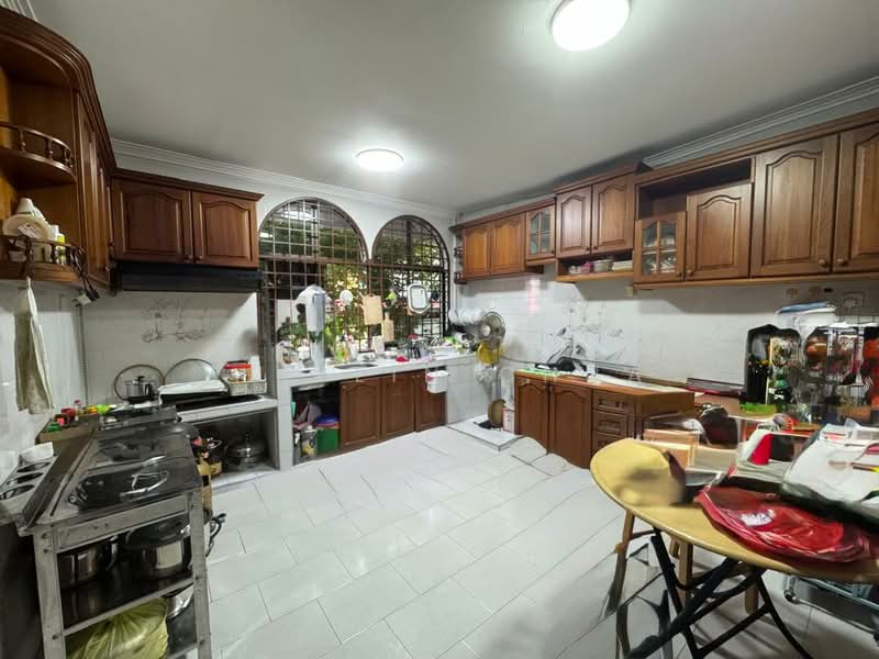 Bungalow for Sale in Taman Iskandar (Johor Bahru) - Yip Lin Chua - Kitchen - PropertyGuru.com.my