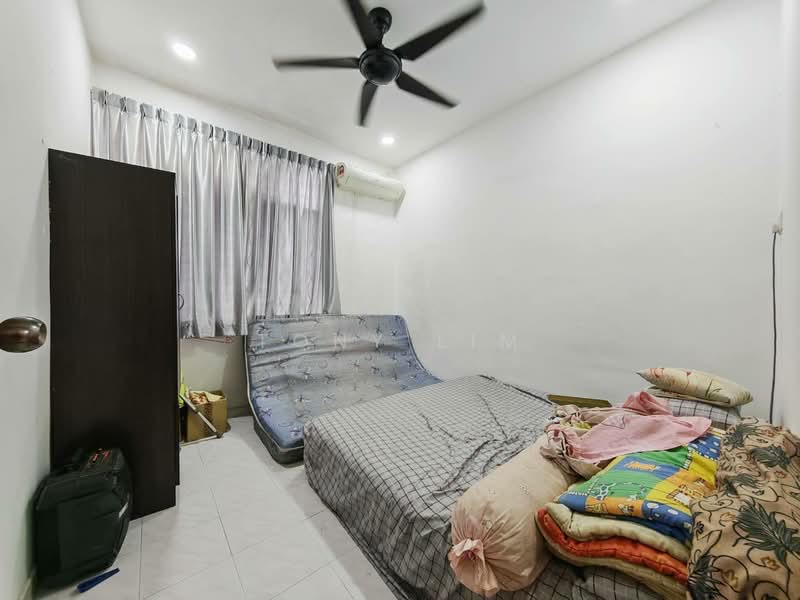 1-storey Terraced House for Sale in Taman Bukit Rinting (Masai) - Tony Lim - Bedroom - PropertyGuru.com.my
