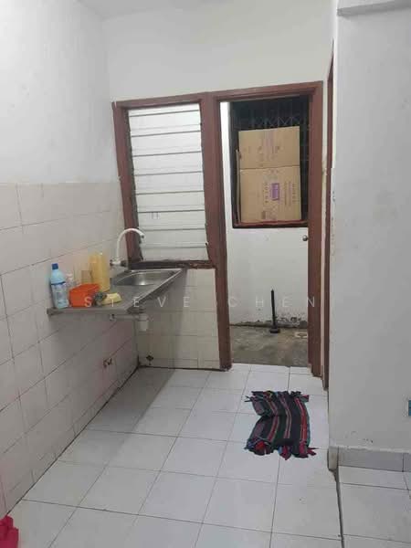 Apartment for Sale at Pangsapuri Subang Suria - Steve Chen - Kitchen - PropertyGuru.com.my