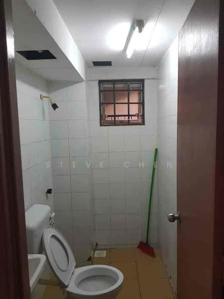 Apartment for Sale at Pangsapuri Subang Suria - Steve Chen - Bathroom - PropertyGuru.com.my