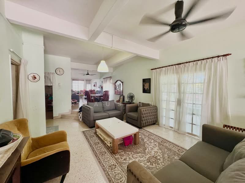 2-storey Terraced House for Sale in Ampang Jaya (Ampang) - Firdaus Husin - Living Room - PropertyGuru.com.my