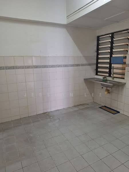 Condominium for Sale at Mutiara Serdang (Turf View) - Jesslyn Lee - Kitchen - PropertyGuru.com.my