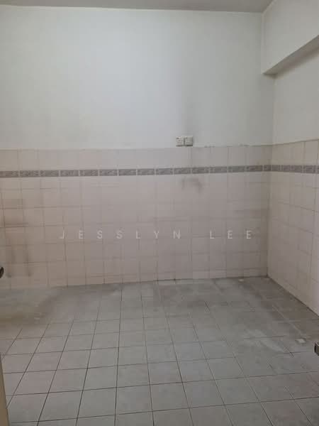 Condominium for Sale at Mutiara Serdang (Turf View) - Jesslyn Lee - Kitchen - PropertyGuru.com.my