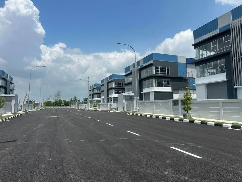 Semi-D Factory for Rent in Kawasan Perusahaan Balakong (Balakong) - Alfred Long - Exterior - PropertyGuru.com.my