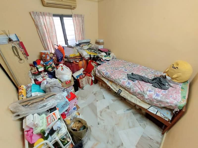 Taman Bukit Teratai untuk Untuk Dijual - RM 630,000, Mac 2026 - Bedroom - PropertyGuru.com.my