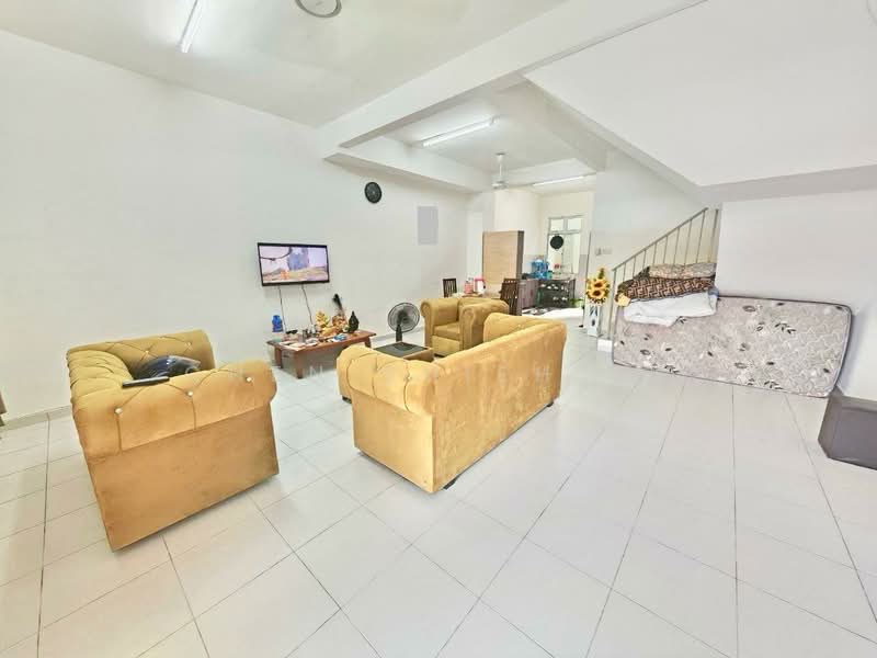 2-storey Terraced House for Sale in Taman Pulai Mutiara (Iskandar Puteri (Nusajaya)) - Chen Shieh Yu - Living Room - PropertyGuru.com.my
