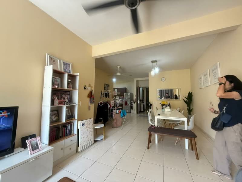 Condominium for Sale at Platinum Lake PV 10 - Chloe Shum - Living Room - PropertyGuru.com.my