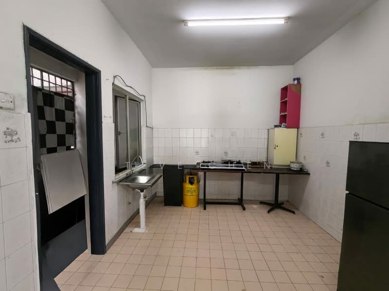 Condominium for Sale at Sri Suajaya Condominium - Steve Chen - Kitchen - PropertyGuru.com.my