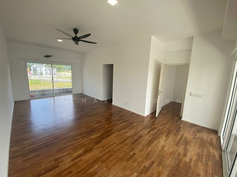 Rumah Teres 3 Tingkat untuk Dijual di Tamansari (Rawang) - Michael Siong - Living Room - PropertyGuru.com.my