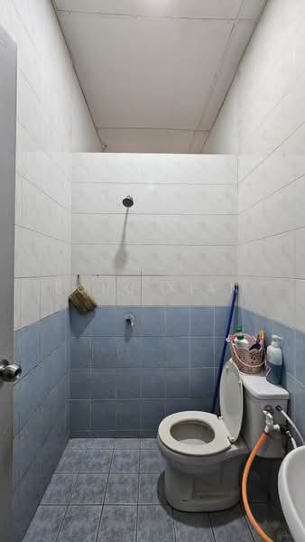 Batu Kawa Double Storey Intermediate for Sale untuk Untuk Dijual - RM 520,000, Mac 2026 - Bathroom - PropertyGuru.com.my