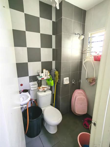 Cluster House for Sale in Bandar Saujana Putra (Tanjong Duabelas) - Eldon Chong - Bathroom - PropertyGuru.com.my