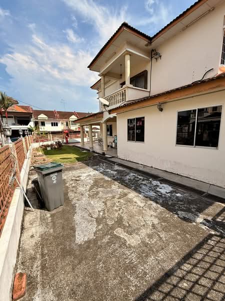 2-storey Terraced House for Sale in Bandar Putra (Kulai) - Elaine Sim - Exterior - PropertyGuru.com.my