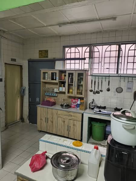Taman Sri Muda untuk Untuk Dijual - RM 550,000, Mac 2026 - Kitchen - PropertyGuru.com.my