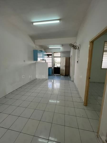 2-storey Terraced House for Sale in Taman Putri Kulai (Kulai) - Chen Shieh Yu - Kitchen - PropertyGuru.com.my