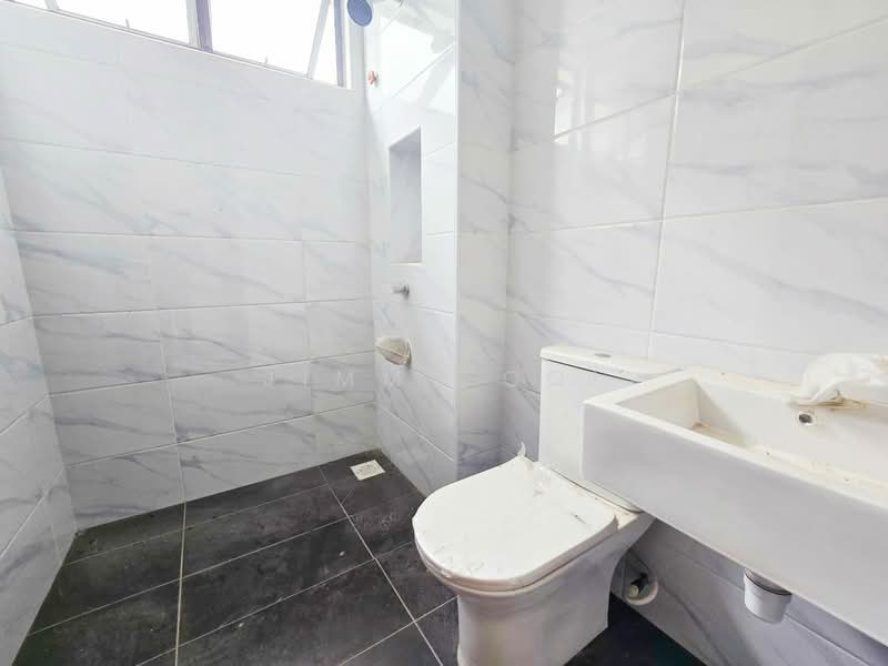 Taman Senai Utama untuk Untuk Dijual - RM 880,000, Mac 2026 - Bathroom - PropertyGuru.com.my