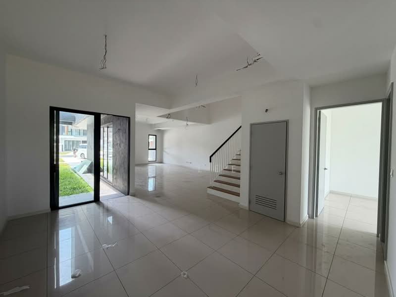 2-storey Terraced House for Sale in Bandar Gamuda Cove (Dengkil) - SY Lee - Entrance - PropertyGuru.com.my