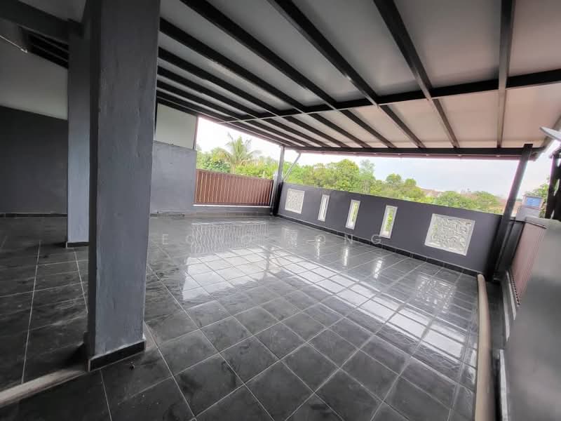 2.5-storey Terraced House for Sale in Rawang (Selangor) - Echo Kong - Balcony - PropertyGuru.com.my