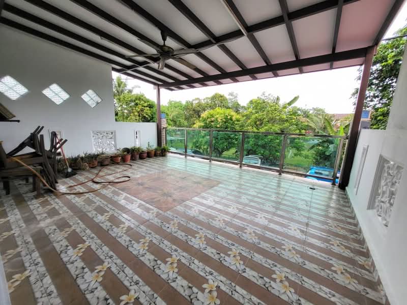2.5-storey Terraced House for Sale in Rawang (Selangor) - Echo Kong - Balcony - PropertyGuru.com.my