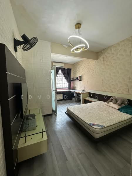 2-storey Terraced House for Sale in Taman Gaya (Ulu Tiram) - Edmond Tang - Bedroom - PropertyGuru.com.my