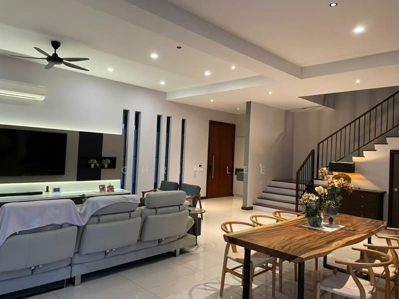 Semi-Detached House for Sale in Telok Panglima Garang (Selangor) - Chris Lee - Living Room - PropertyGuru.com.my