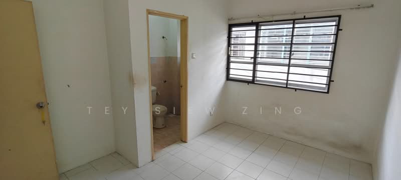 2-storey Terraced House for Sale in Taman Damai Utama (Bandar Kinrara) - Tey Siew Zing - Bathroom - PropertyGuru.com.my
