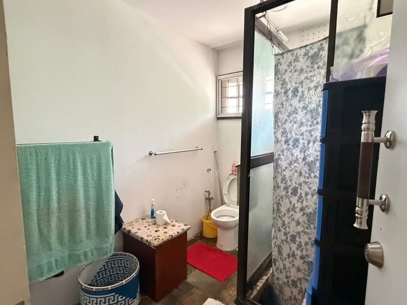 Detached House Jln Airport Kuching untuk Untuk Dijual - RM 990,000, Mac 2026 - Bathroom - PropertyGuru.com.my