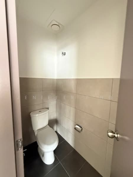 Semi-D Factory for Sale in Klang (Selangor) - Jeniffer P'ng - Bathroom - PropertyGuru.com.my