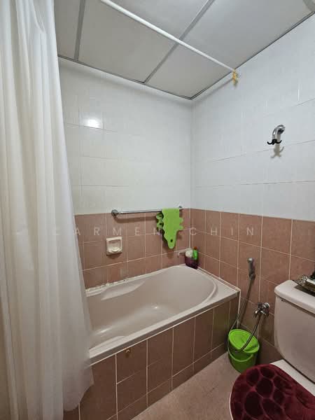 Condominium for Sale at Flora Green - Carmen Chin - Bathroom - PropertyGuru.com.my