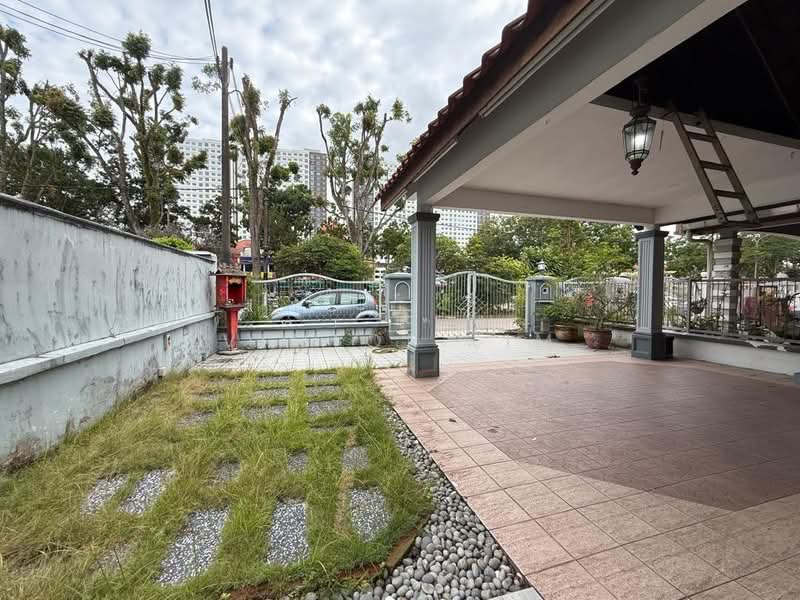 1.5-storey Terraced House for Sale in Taman Pelangi Indah (Ulu Tiram) - Victor Lim - Exterior - PropertyGuru.com.my