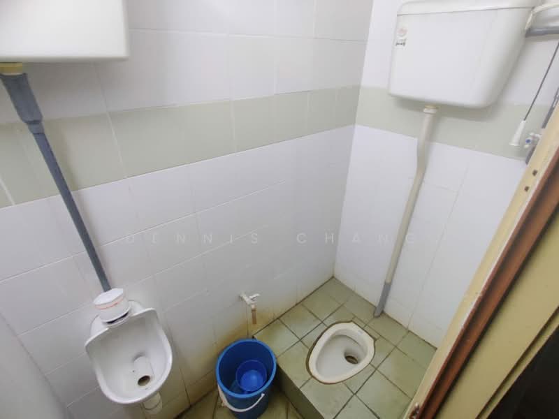 Kedai untuk Dijual di Pusat Perniagaan Suria Puchong (Puchong) - Dennis Chang - Bathroom - PropertyGuru.com.my