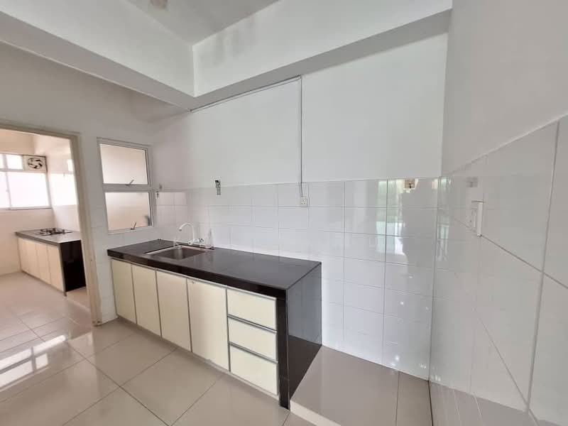 The Zest @ Kinrara 9 untuk Untuk Dijual - RM 500,000, Mac 2026 - Kitchen - PropertyGuru.com.my