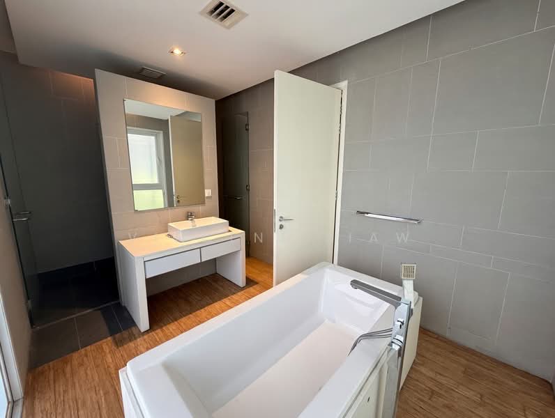 Semi-Detached House for Sale in Ara Damansara (Selangor) - Vincent Liaw - Bathroom - PropertyGuru.com.my