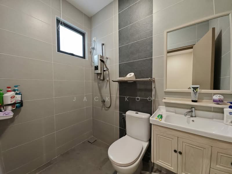 Cluster House for Sale in Taman Mount Austin (Tebrau) - Jack Koo - Bathroom - PropertyGuru.com.my
