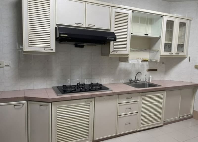 Condominium for Sale at Gurney Beach Resort - Ben Hew - Kitchen - PropertyGuru.com.my