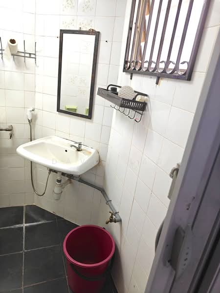 Palm Court Condominium untuk Untuk Disewa - RM 2,200 /bulan, Mac 2026 - Bathroom - PropertyGuru.com.my