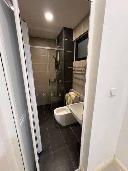Condominium for Rent at Bay Point @ Country Garden Danga Bay - Darren Siu - Bathroom - PropertyGuru.com.my